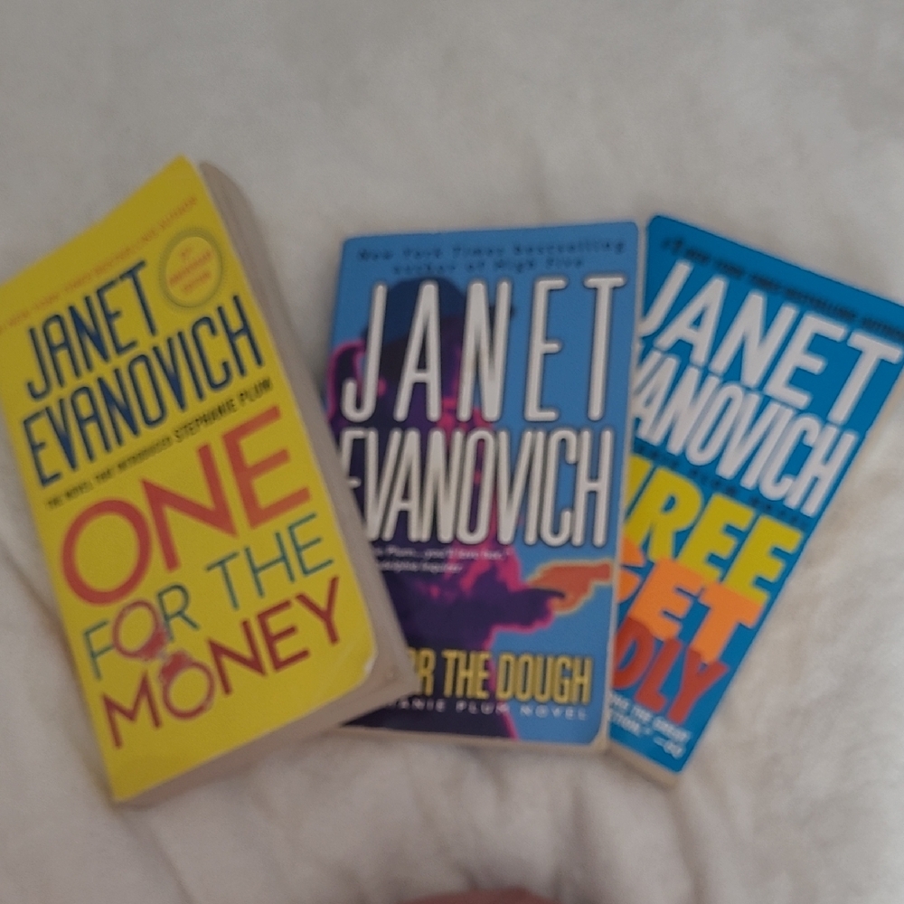 Janet Evanovich Paperback Book Lot - Yellow, Blue, Teal Covers